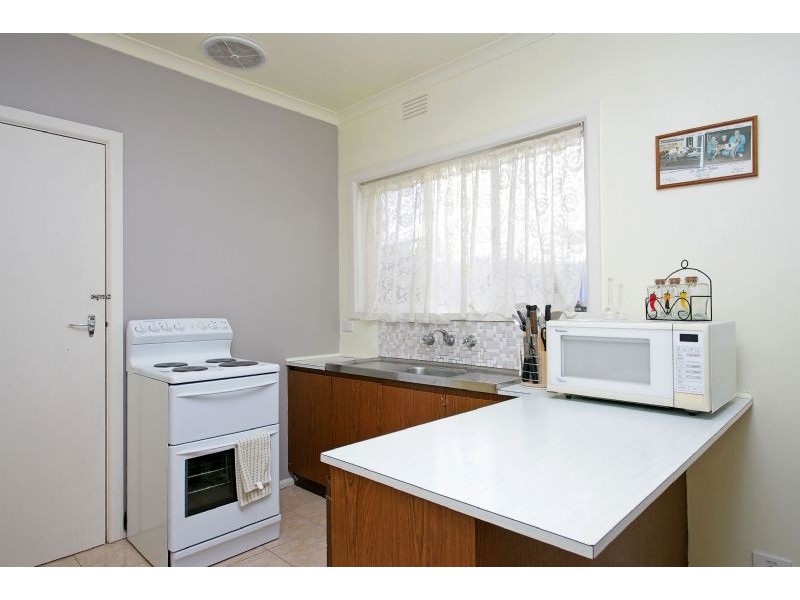2/52 Rosehill Road, Niddrie VIC 3042