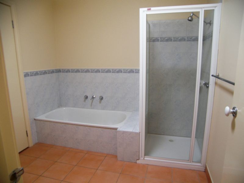 1/15 Elm Street, Airport West VIC 3042