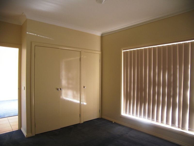 1/15 Elm Street, Airport West VIC 3042