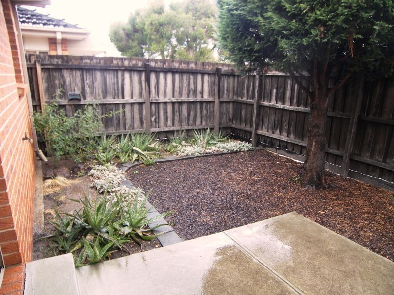 1/15 Elm Street, Airport West VIC 3042