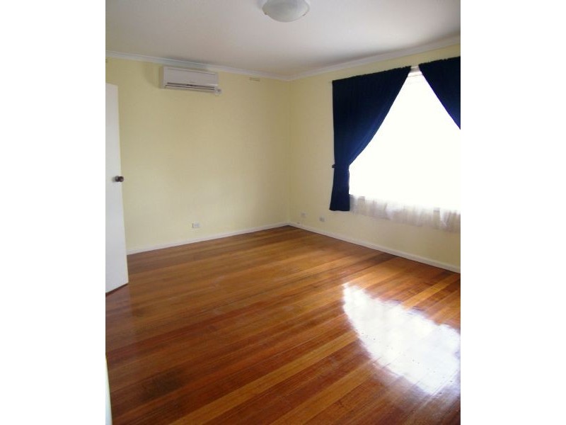 2/52 Rosehill Road, Niddrie VIC 3042