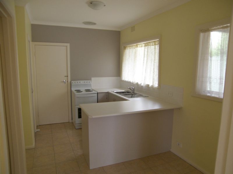 2/52 Rosehill Road, Niddrie VIC 3042