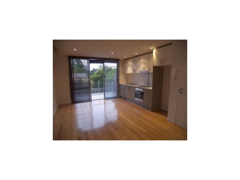 4/28-30 Pin Oak Crescent, Flemington VIC 3031