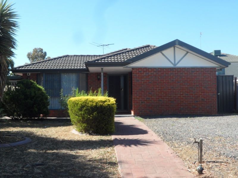 18 Yellowgum Road, Delahey VIC 3037