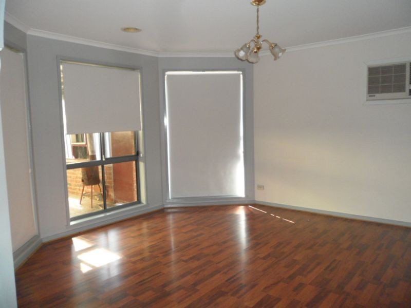 18 Yellowgum Road, Delahey VIC 3037