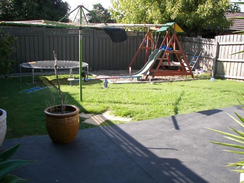 28A Garnet Street, Essendon West VIC 3040
