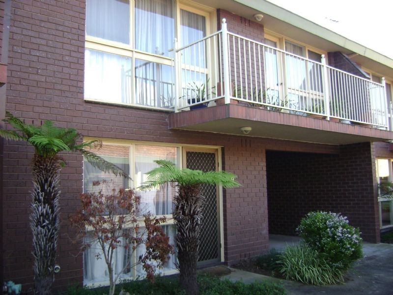 9/61 Vanberg Road, Essendon VIC 3040