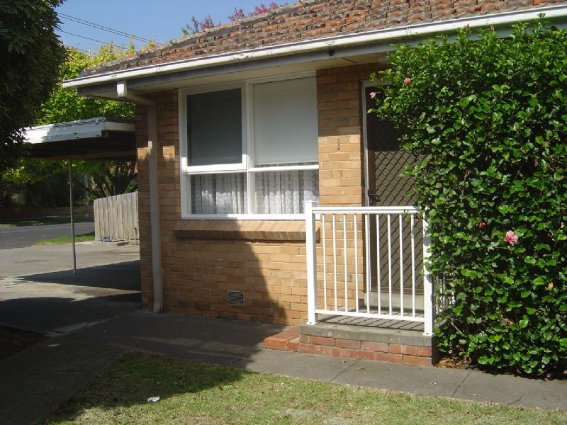 1/16 Vanberg Road, Essendon VIC 3040
