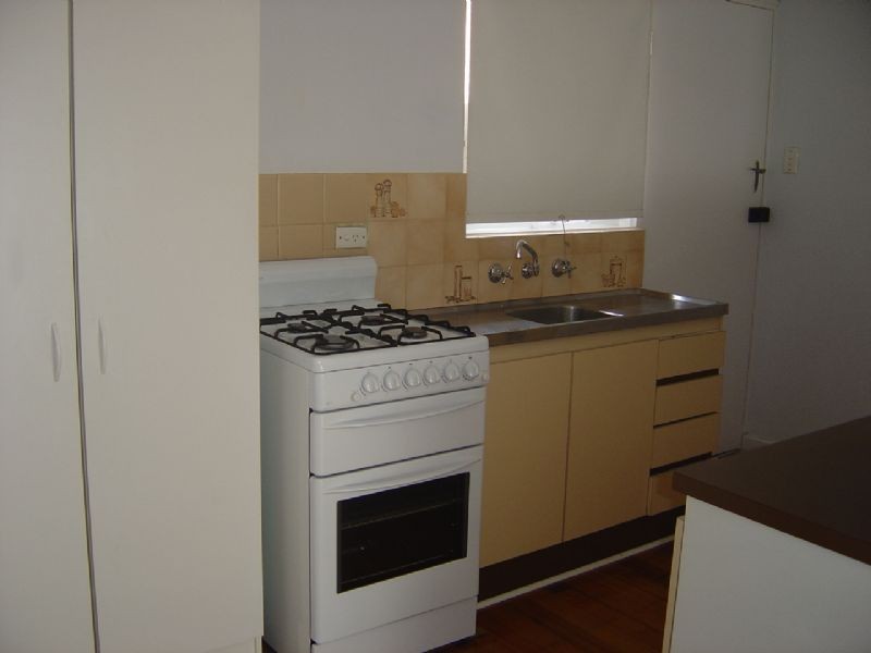 1/16 Vanberg Road, Essendon VIC 3040