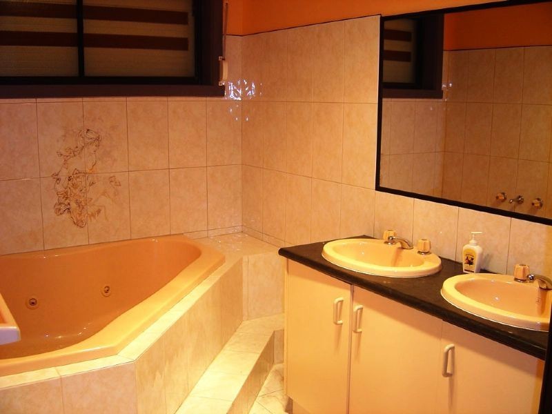 20 Penlow Court, Hillside VIC 3037