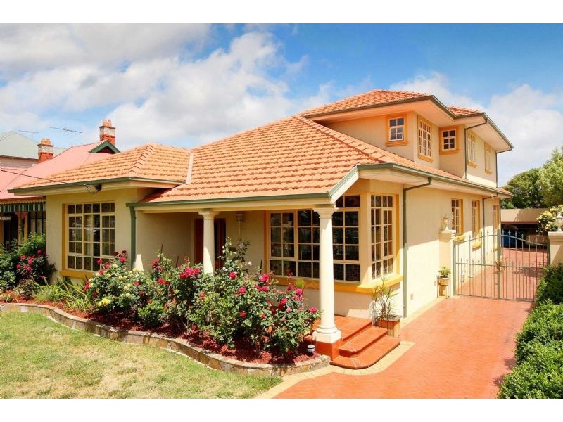 169 Napier Street, Essendon VIC 3040