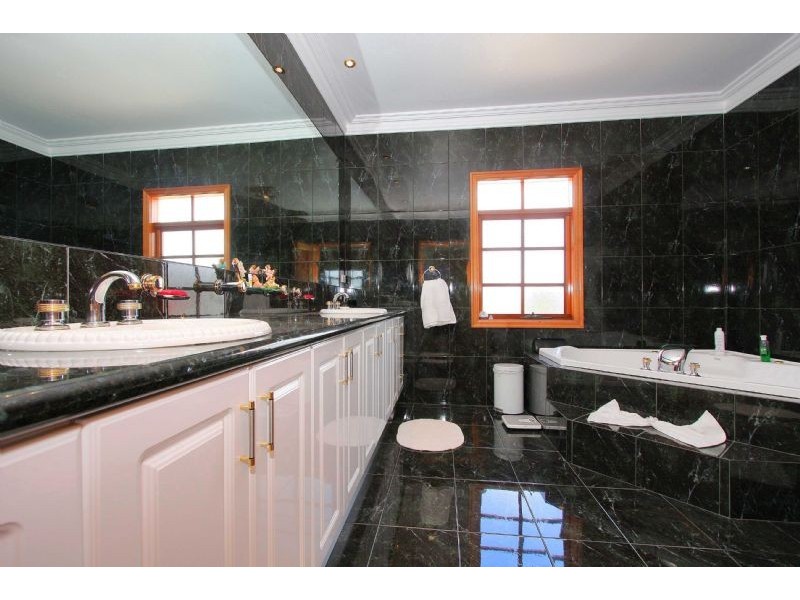 169 Napier Street, Essendon VIC 3040