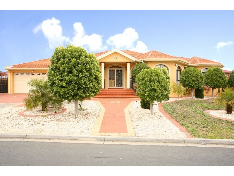 37 Australia Drive, Taylors Lakes VIC 3038