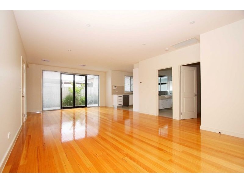 2/27 Grice Crescent, Essendon VIC 3040