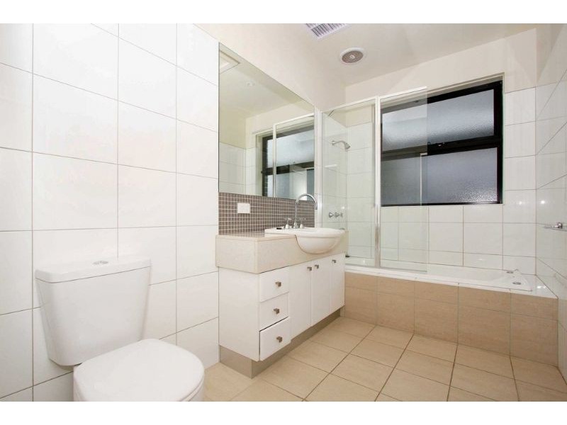 2/27 Grice Crescent, Essendon VIC 3040