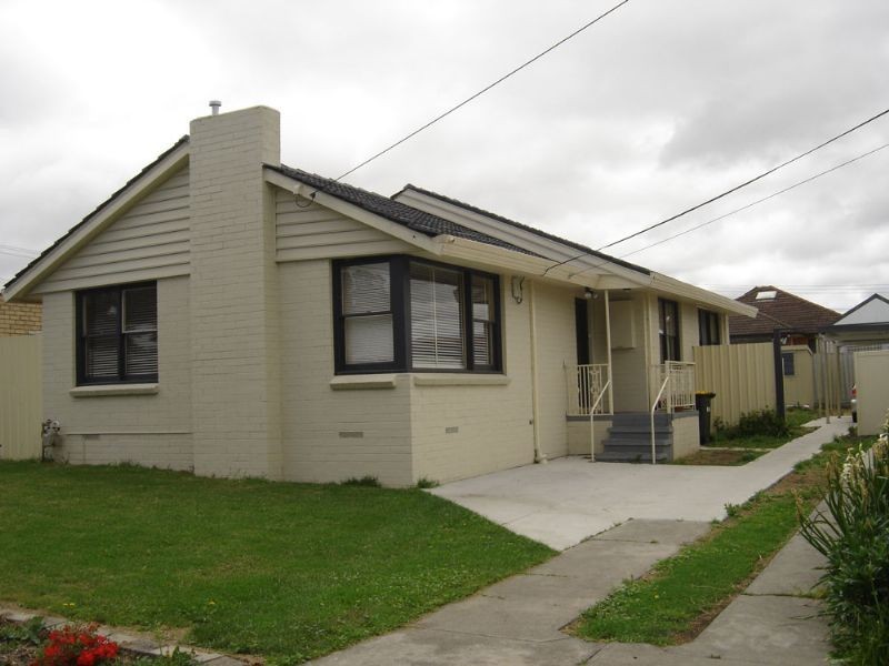 1 Hillside Grove, Airport West VIC 3042