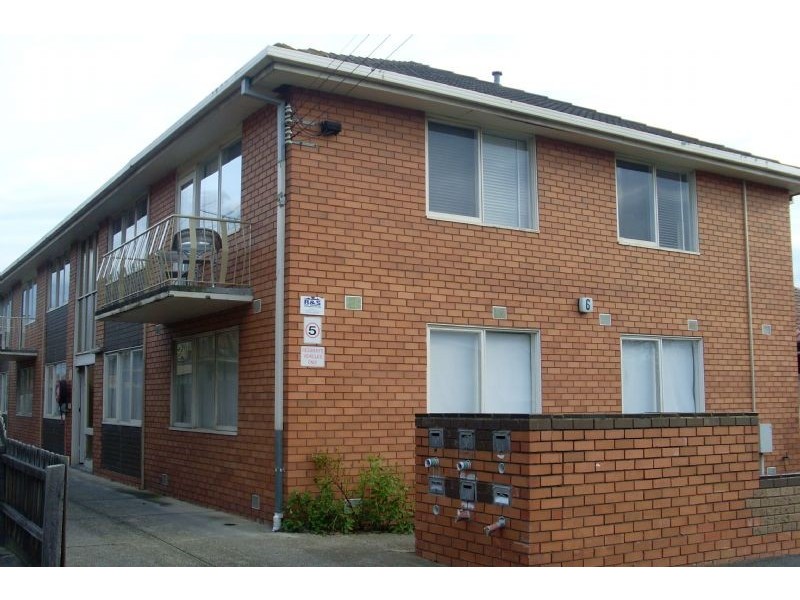 2/6 McColl Court, Brunswick West VIC 3055