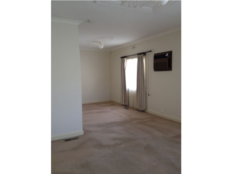4 Deakin Street, Essendon VIC 3040
