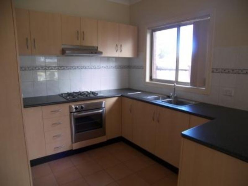1/15 Elm Street, Airport West VIC 3042