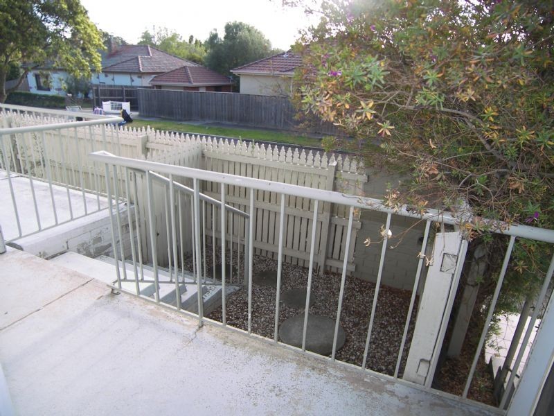 2/18 Gillies Street, Essendon North VIC 3041