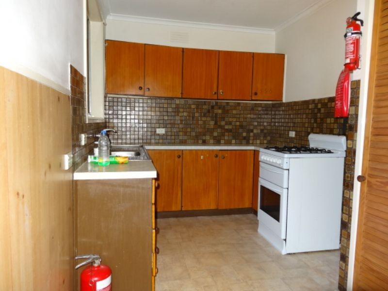 4 Barrington Crescent, Gladstone Park VIC 3043