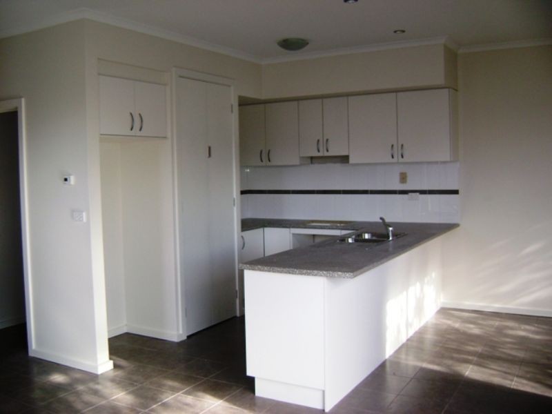 3/10 Broadmeadows Road, Tullamarine VIC 3043