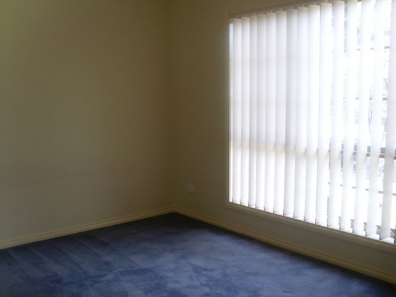 3/15 Elm Street, Airport West VIC 3042