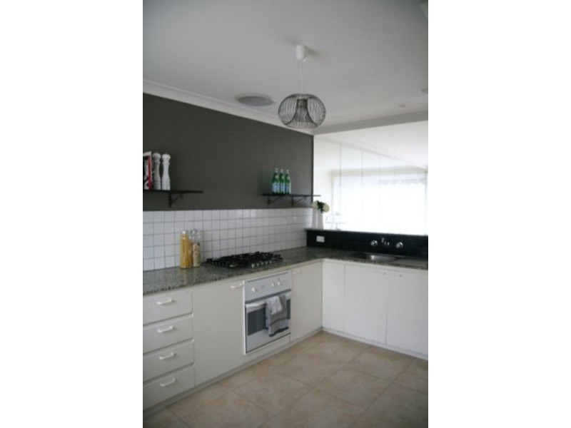 2/132 Hoffmans Road, Essendon VIC 3040