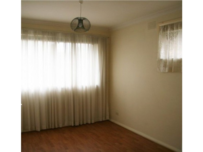 2/132 Hoffmans Road, Essendon VIC 3040