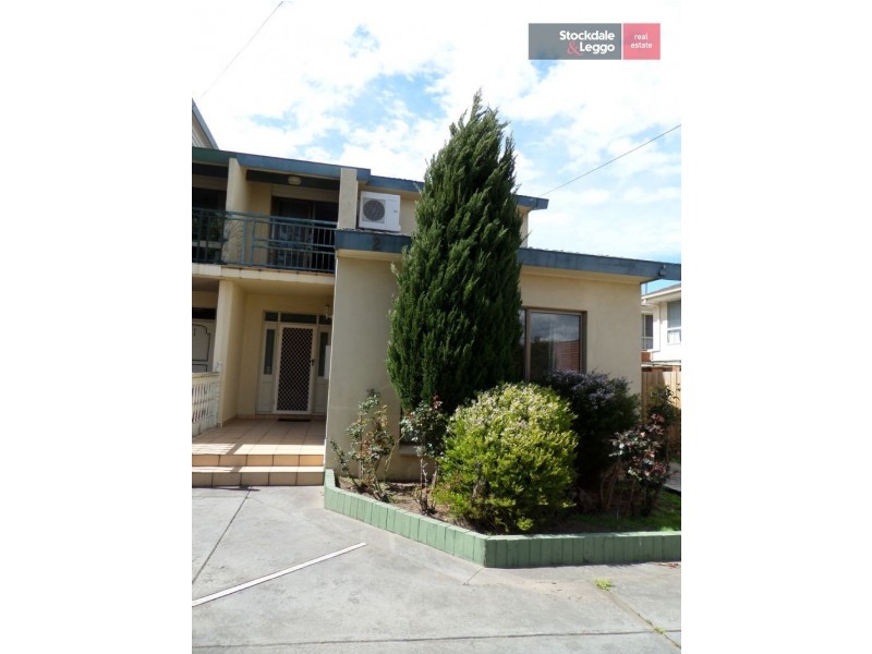 2/18 Cooper Street, Essendon VIC 3040
