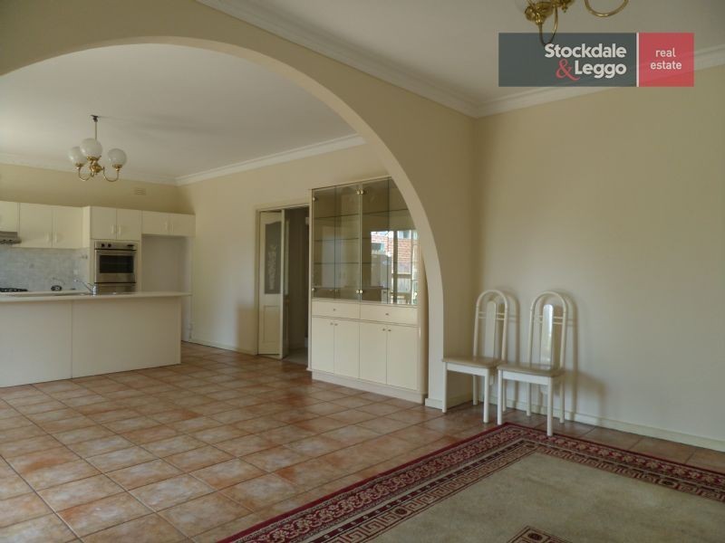 2/18 Cooper Street, Essendon VIC 3040