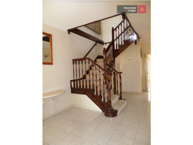 2/18 Cooper Street, Essendon VIC 3040