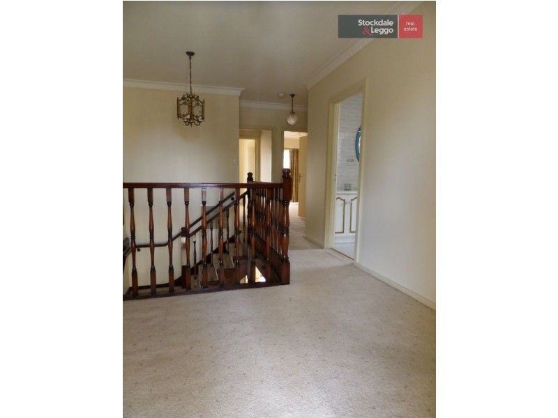 2/18 Cooper Street, Essendon VIC 3040