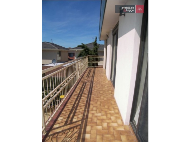 2/18 Cooper Street, Essendon VIC 3040