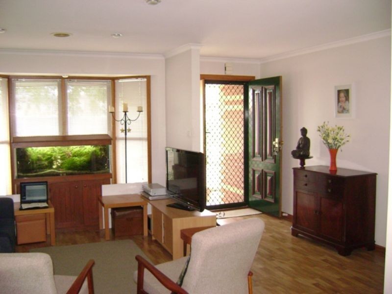 10 Muntz Avenue, Glenroy VIC 3046