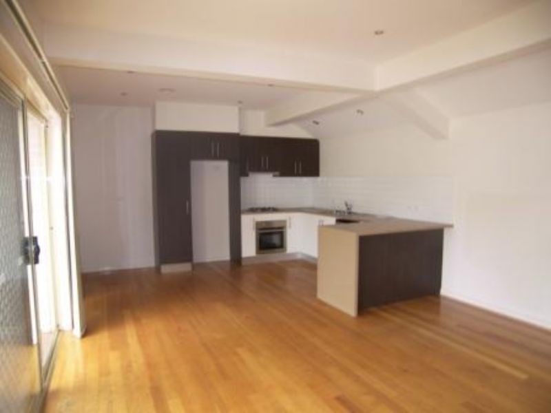 2/10 Francis Street, Oak Park VIC 3046