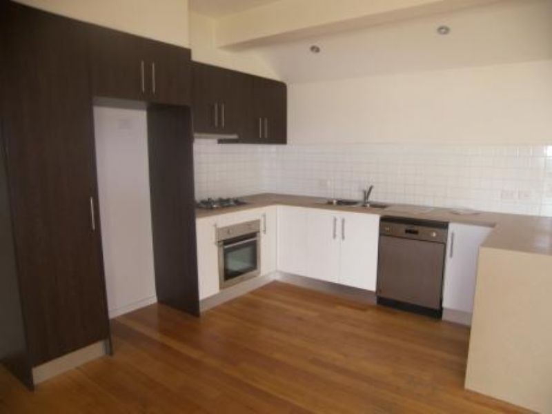 2/10 Francis Street, Oak Park VIC 3046