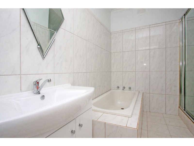 9/512 Moreland Road, Brunswick West VIC 3055
