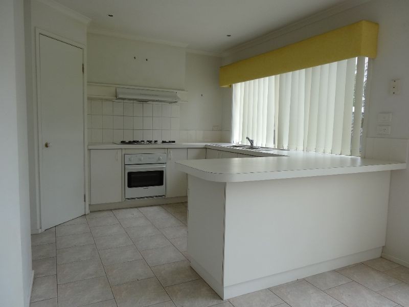 5 McConnell Crescent, Roxburgh Park VIC 3064