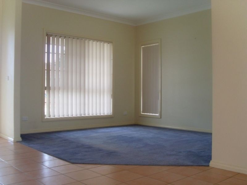 2/15 Elm Street, Airport West VIC 3042