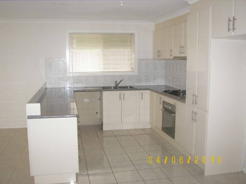 2/38 Papworth Place, Meadow Heights VIC 3048