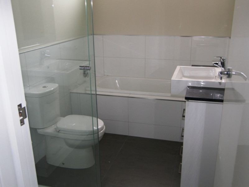 18 Hampton Road, Essendon West VIC 3040