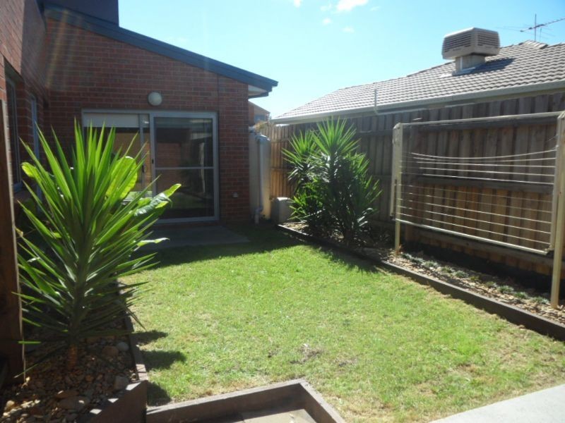 7/6 Strathconnon Square, Tullamarine VIC 3043