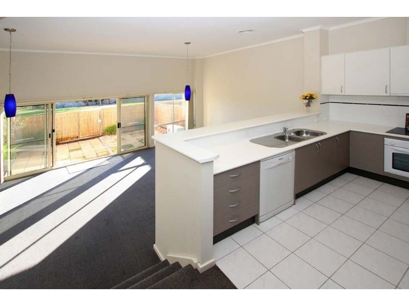 6/77 Coghlan Street, Niddrie VIC 3042
