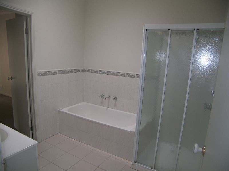 4/146 Robert Street, Essendon VIC 3040
