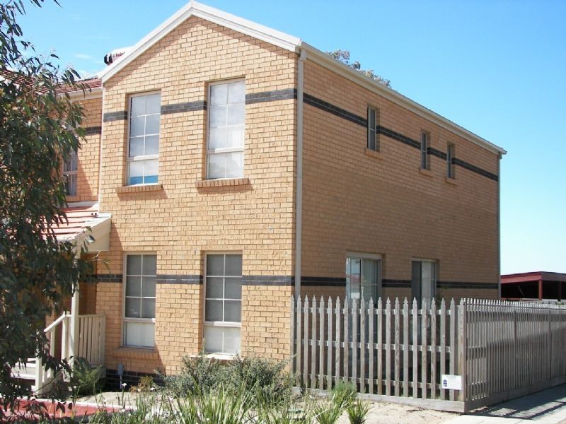 5/3 Whiltshire Drive, Roxburgh Park VIC 3064