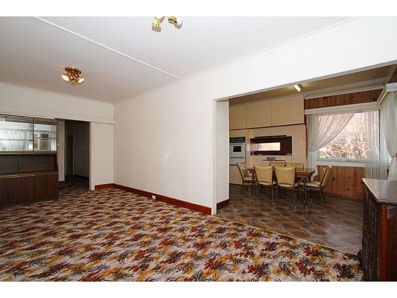 8 Madoline Street, Pascoe Vale VIC 3044