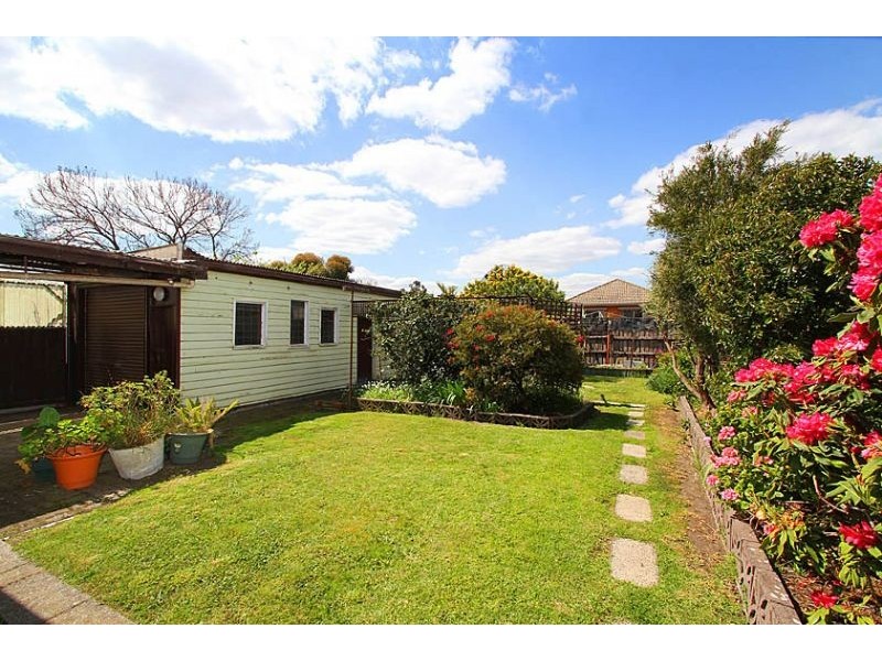 8 Madoline Street, Pascoe Vale VIC 3044