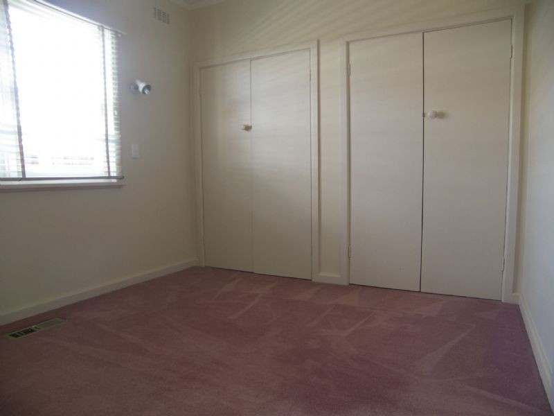 18 Wickham Road, Strathmore VIC 3041