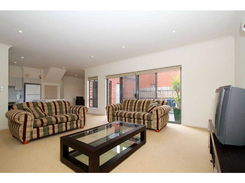 1/134 Cooper Street, Essendon VIC 3040